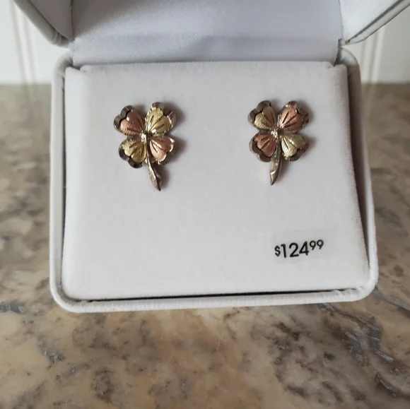 Black Hills Gold Four-leaf Clover Stud Earrings NWT - Picture 5 of 8